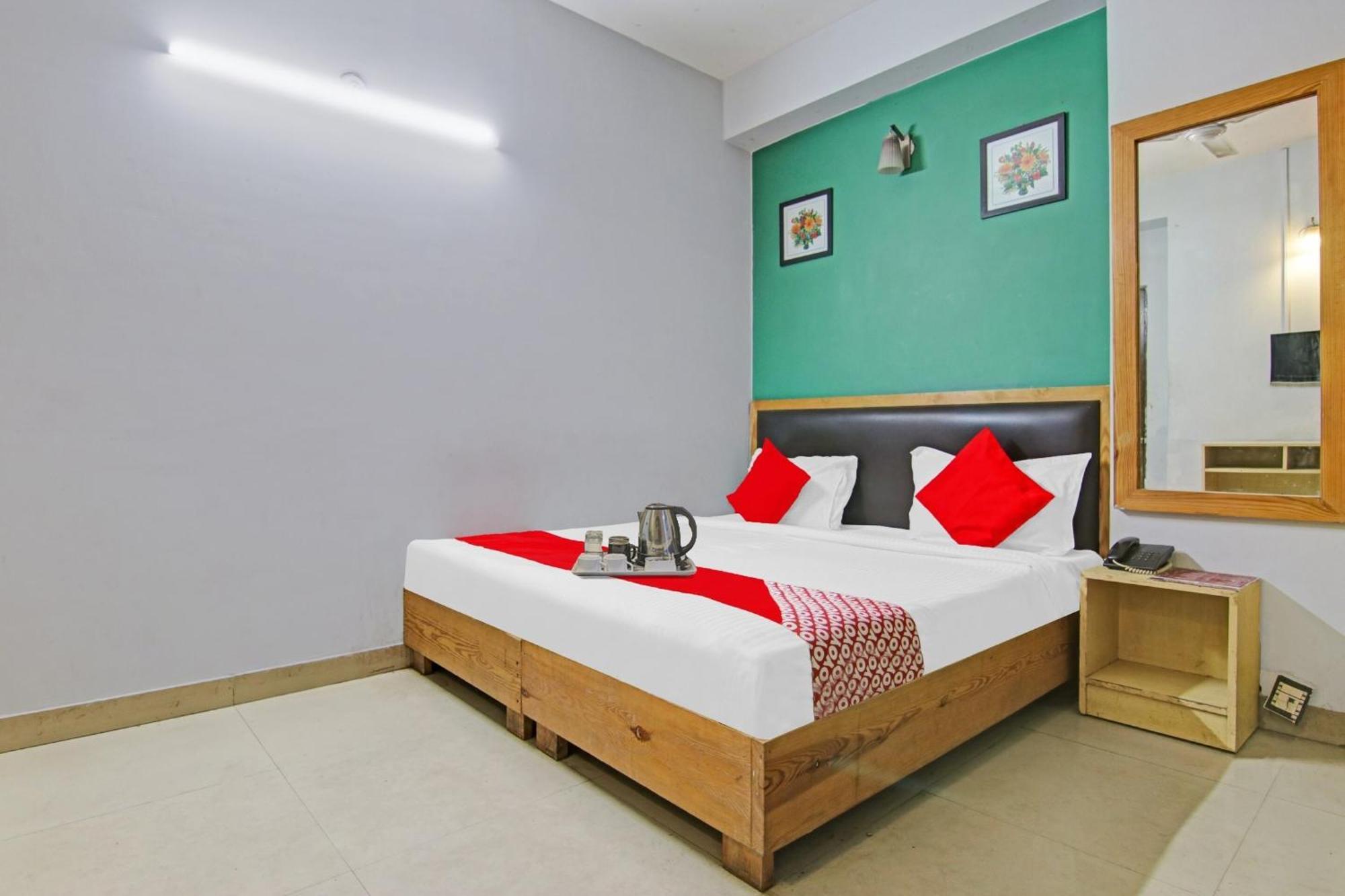 Hotel O Flagship Hotel Metro Star Near Lotus Temple Delhi  Exterior foto